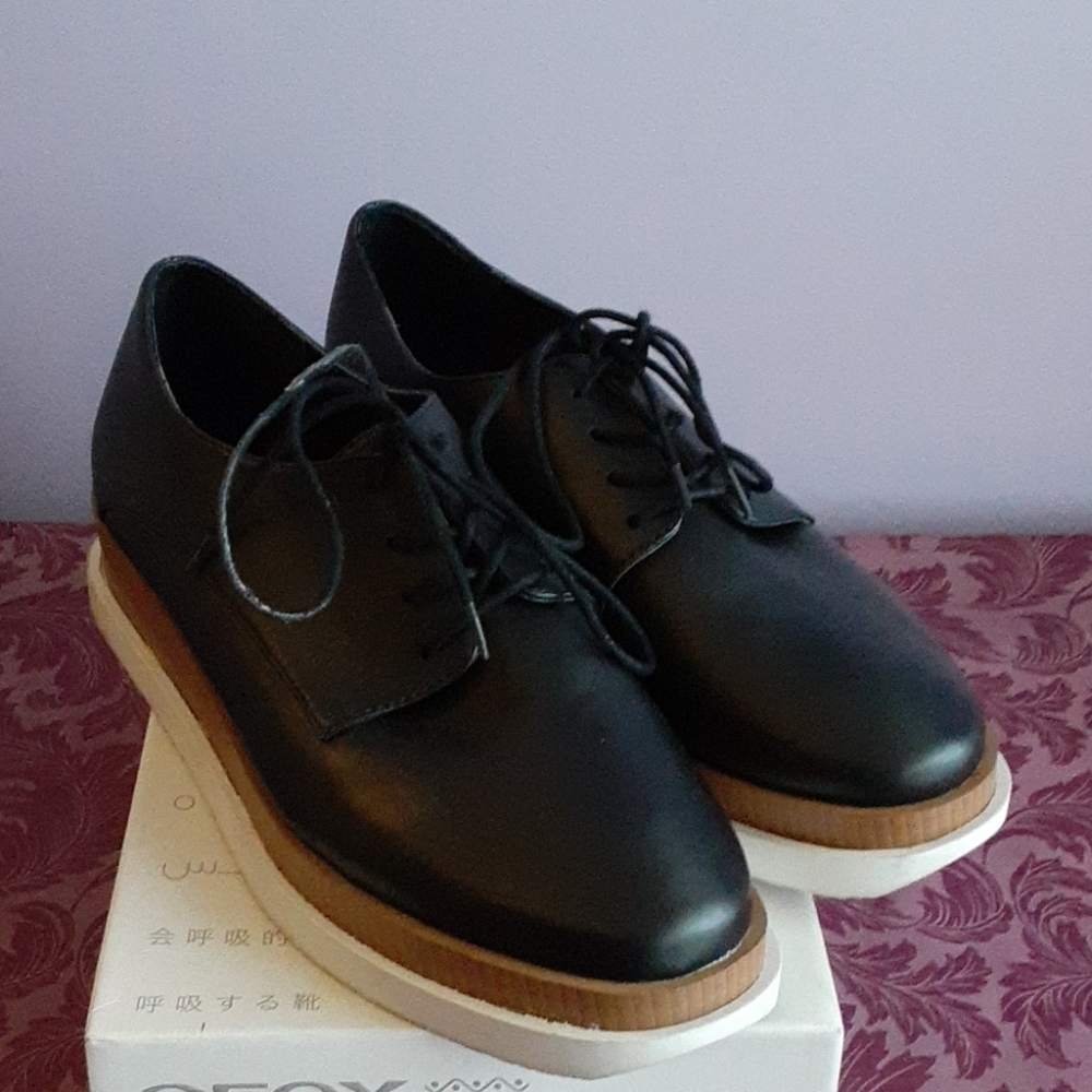 Black Bleecker & Bond Greer Wedge - Picture 2 of 10